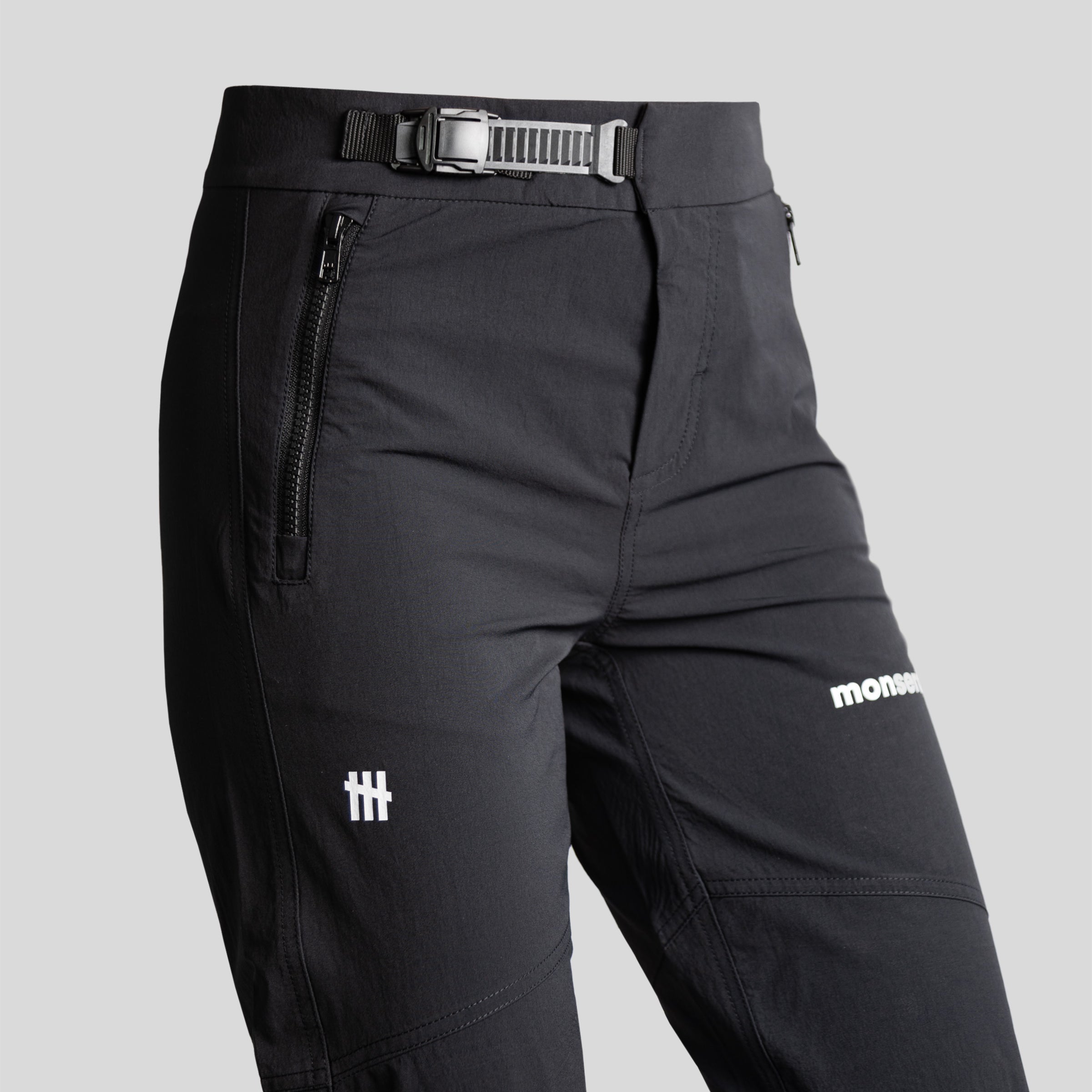 Monserat-Trailpants2-TP2B_detail01_0997c5e0-a500-4aeb-b189-344a78d7c6db.jpg