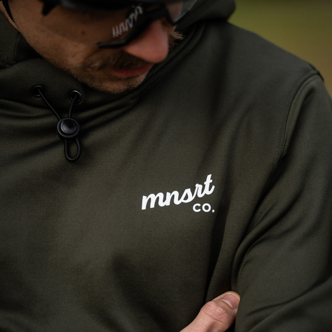 monserat-tech_hoodie-MH25-4-01.jpg